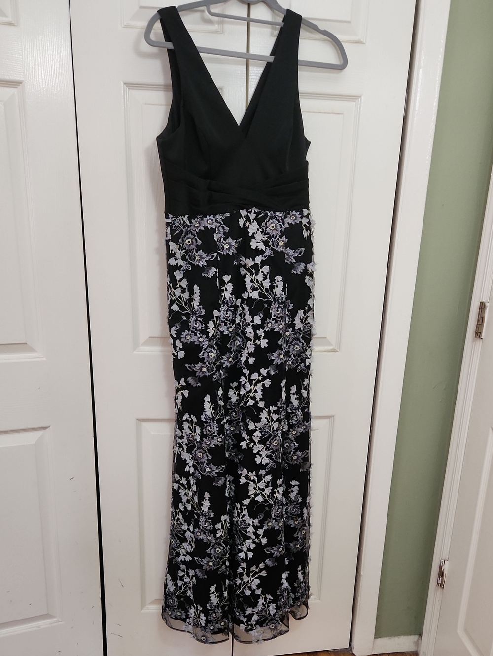 Elegant Black Floral V-Neck Maxi Dress by